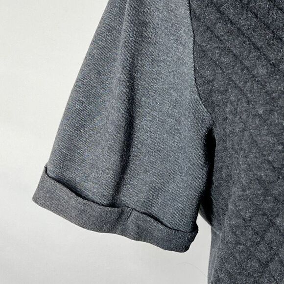 Native Youth Quilted Jersey Tee -Charcoal and Gray -
Size XL - Preloved - Picture 10 of 14